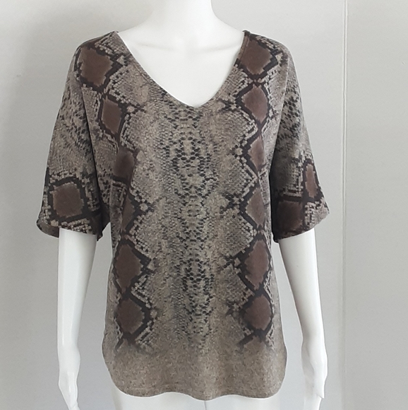 EMBER Knit Snakeskin Print V-Neck Short Dolman Sleeve T-Shirt Sz M - Picture 1 of 6